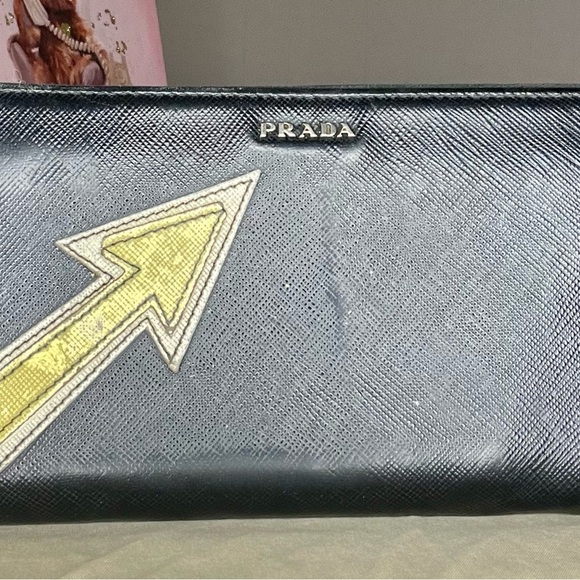 Prada Black Wallet with Yellow Arrow Design - Picture 2 of 8